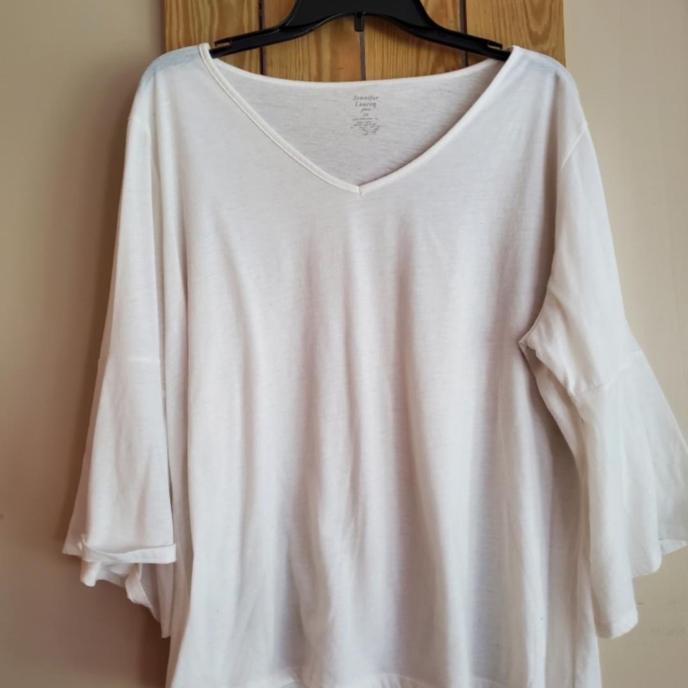 Jennifer Lauren blouse. Super cute.